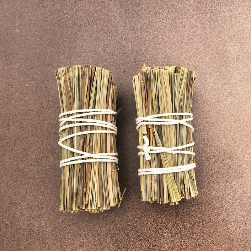 Natural sun-dried lemongrass bundles—aromatic, purifying, and fresh with citrusy, herbal notes. - Image 2
